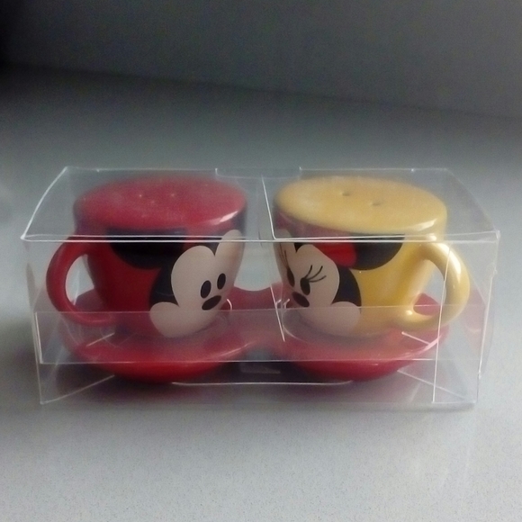 Mouse wares Other - Salt and Pepper Set Mickey and Minnie Mouse
